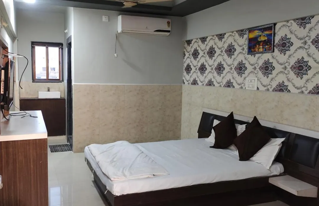 Hotelgokul-1