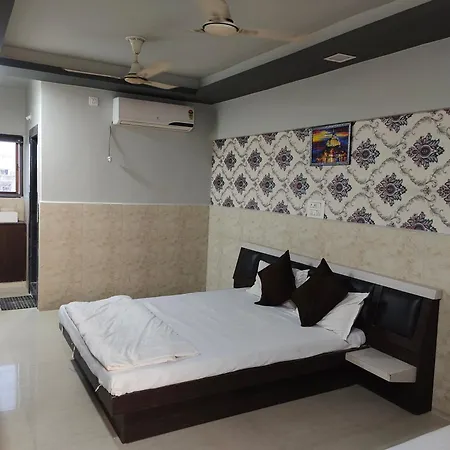 Hotelgokul-2